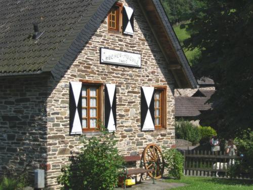 Waldhotel Im Wiesengrund Hürtgenwald Eksteriør bilde