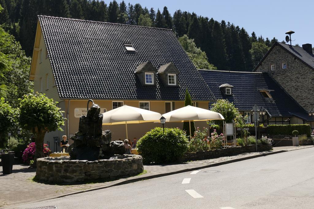Waldhotel Im Wiesengrund Hürtgenwald Eksteriør bilde
